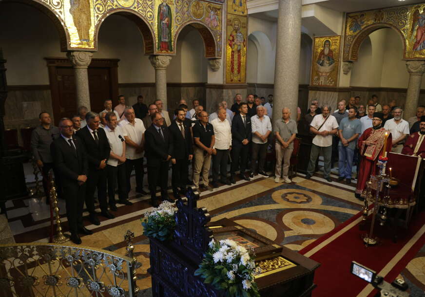 Parastos, Oluja, Hram Hrista Spasitelja