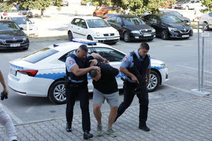 (FOTO) Osumnjičeni za TRGOVINU ORUŽJEM: Banjalučko tužilaštvo traži pritvor za uhapšene u akciji "Trasa"