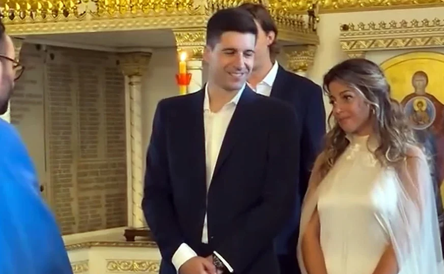 (FOTO) Vratila se staroj ljubavi: Poznata glumica se nakon raskida sa Petrom Strugarom udala za hirurga