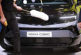 KUPCI IPAK KROJE SUDBINU BENZINACA "Opel" odustao od ukidanja motora sa unutrašnjim sagorijevanjem