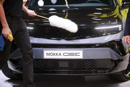 KUPCI IPAK KROJE SUDBINU BENZINACA "Opel" odustao od ukidanja motora sa unutrašnjim sagorijevanjem