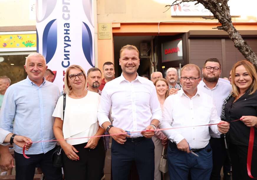 (FOTO) Stanivuković otvorio nove prostorije PSS "Kozarska Dubica dugo PATI OD DVA PROBLEMA - jedan je stradalnički, drugi životni"