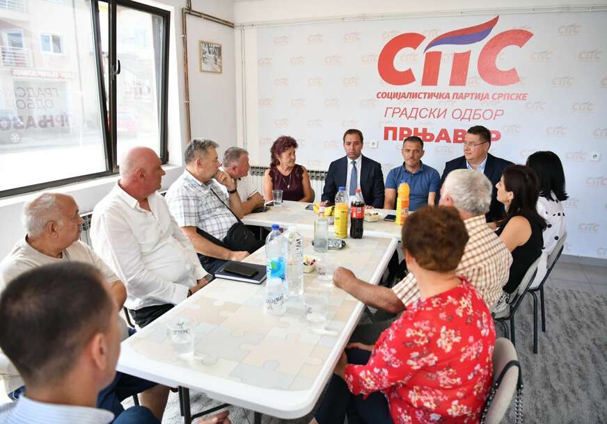 (FOTO) "SPS raste jer okuplja ljude" Selak poručio da je SPS PRISUTAN u 46 opština i gradova širom Republike Srpske