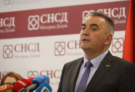 POMOĆ PRED ŠKOLSKU GODINU Osnovcima po 100, srednjoškolcima i studentima po 150 KM od Vlade RS