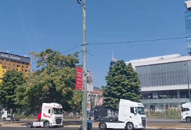 (VIDEO) Buka sirena odjekuje Sarajevom: Protest vozača sa Zapadnog Balkana zbog ograničenja boravka u Šengenskoj zoni