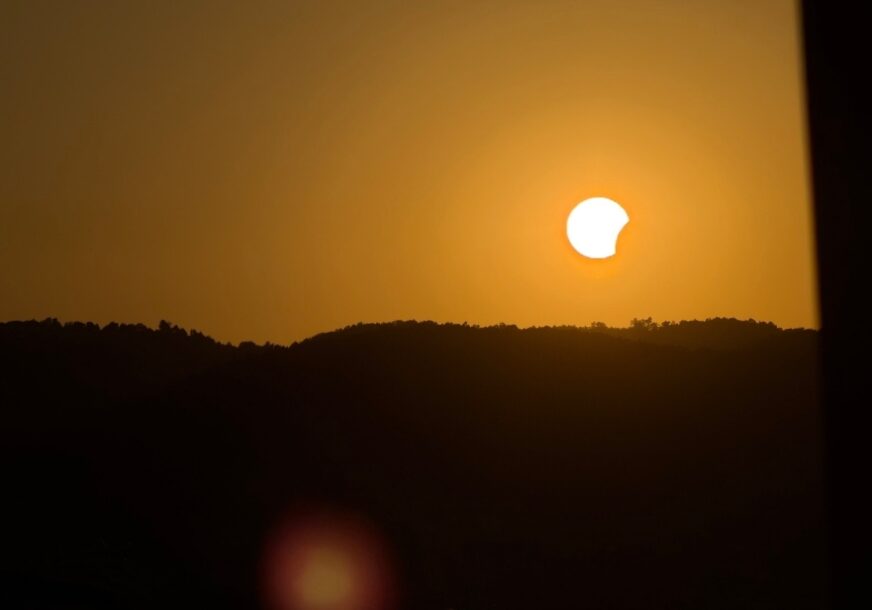 PREDIVAN PRIZOR Banjalučani uživaju uz pomračenje sunca, spektakl na nebu