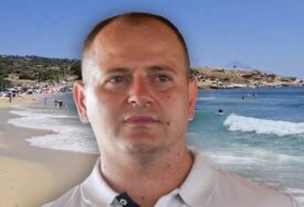 (VIDEO) Ivan skočio u podivljalo more sa kćerkicom u naručju i spasio 3 života "Žena je već potonula, poslednjim snagama držala dete iznad vode"