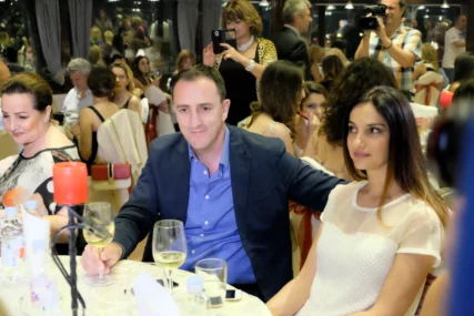 Prava je dama, izbjegava javnost: Ovo je supruga Sergeja Ćetkovića, poznato čime se bavi