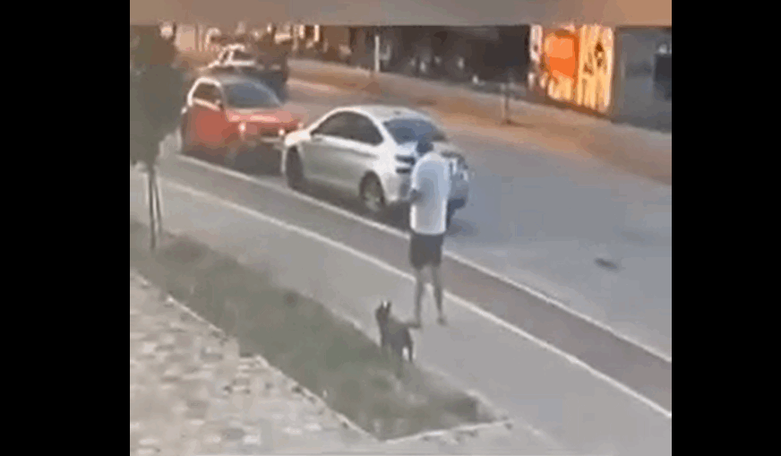 (UZNEMIRUJUĆI VIDEO) Objavljen snimak pokušaja ubistva Elezovog saradnika: Muškarac ga pratio dok je ŠETAO PSA, a onda ZAPUCAO