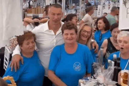 (VIDEO) "Uz dobre ljude i još bolje druženje" Nešić na Sajmu šljive, voćnih rakija i meda u Ugljeviku