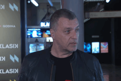 (VIDEO) "Što ste vi lijepa žena" Pjevač Đule uputio voditeljki NIZ KOMPLIMENATA usred intervjua