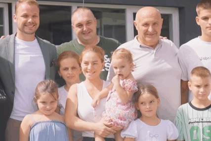 (VIDEO) "OD PEPELA DO NOVOG DOMA" Majstorovići ponovo pod svojim krovom, Stanivukovića proglasili KRALJEM