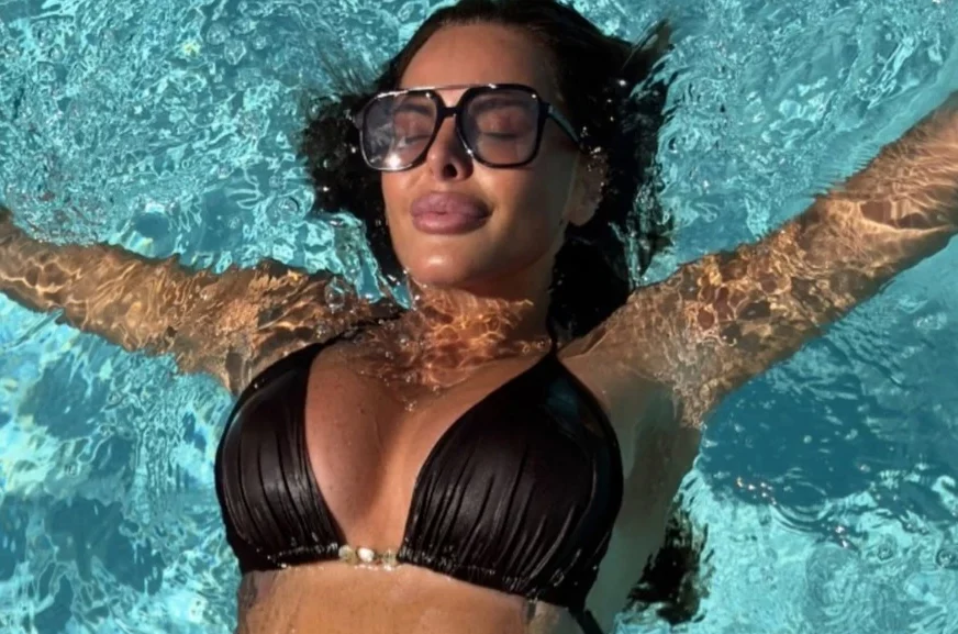 (FOTO) SUNČANJE NA BRODU, PA OPASAN BIKINI Bivša žena Ace Lukasa i Željka Šašića objavom pokrenula buru na mrežama