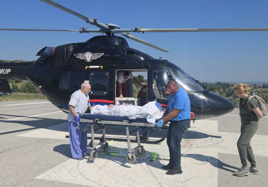 Još jedan uspješan medicinski transport: Djevojka (17) povrijeđena u saobraćajnoj nesreći u Foči, helikopterom prevezena u Banjaluku