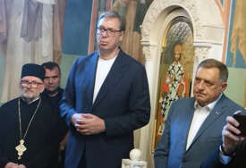 (FOTO) VUČIĆ STIGAO U MANASTIR RMANJ Predsjednika Srbije dočekali ga zvaničnici Srpske i episkop Sergije