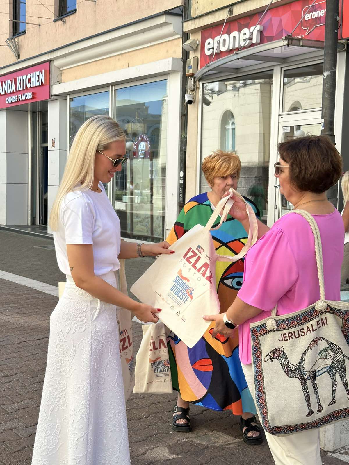 FOTO:  USTUPLJENA FOTOGRAFIJA