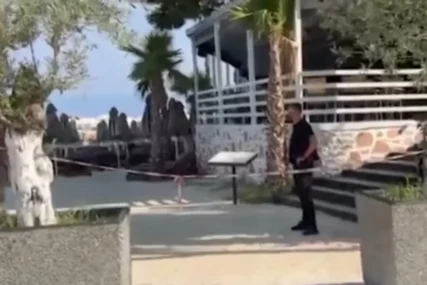 Jezivo ubistvo turiste (20) na plaži u Albaniji:  Objavljeni detalji IZ MINUTA U MINUT sa kamera, bježao je u more, a onda je izašao SAV KRVAV