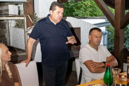 (FOTO) (FOTO) Ujedinjenje proslavljeno u Omarskoj: NDP iz Krajine priključio se Ujedinjenoj Srpskoj, evo šta je poručio Stevandić