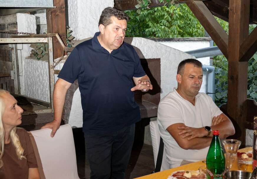 (FOTO) (FOTO) Ujedinjenje proslavljeno u Omarskoj: NDP iz Krajine priključio se Ujedinjenoj Srpskoj, evo šta je poručio Stevandić