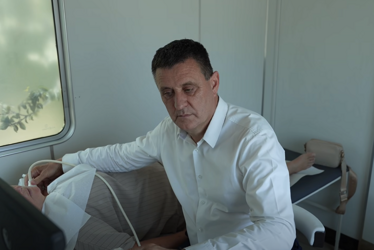 (VIDEO) Pokretna ambulanta krenula iz Banjaluke: Đajić otkrio šta je pronađeno kod prvog pacijenta
