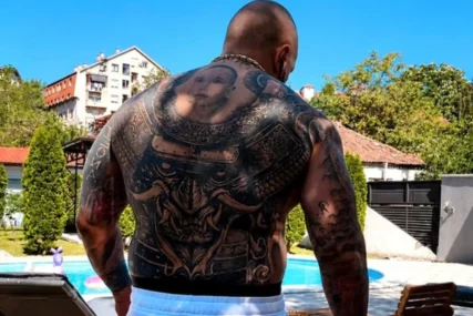 (FOTO) VUK MOB POKAZAO LUKSUZNU VILU U BEOGRADU Ima 6 spavaćih soba, ali reper već godinu i po spava na kauču