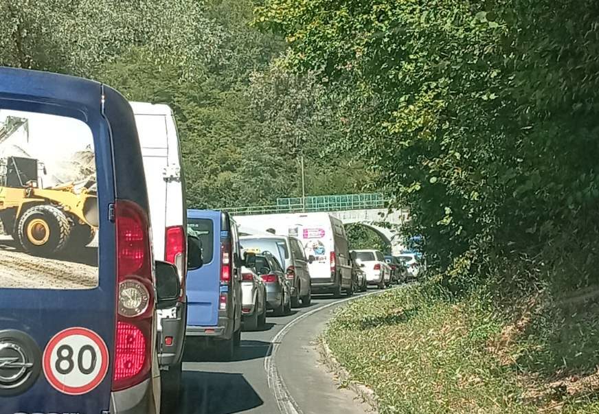 SAOBRAĆAJ PONOVO USPOSTAVLJEN Jedna traka prohodna nakon nesreće u Zelenom Viru