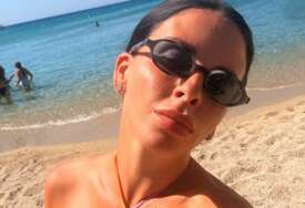 (FOTO) Ana Sević zablistala na Mikonosu: U kupaćem kostimu pokazala kako uživa na luksuznom odmoru