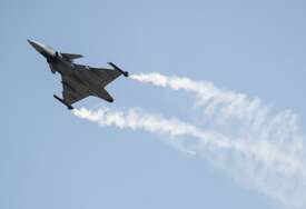 Pilot se katapultirao: Mađarski lovac „gripen“ se srušio u blizini Solnoka