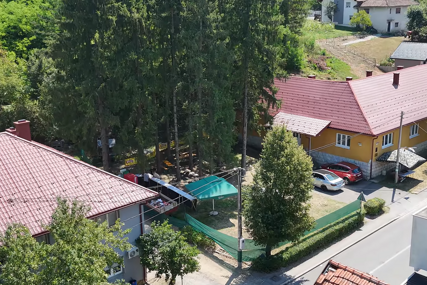 (VIDEO) Napao ga nožem nedaleko od ambulante: Isplivali novi detalji UBISTVA U CAZINU