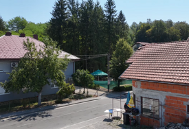 Tragedija potresla naselje kod Cazina: Policija privela osumnjičenog za ubistvo