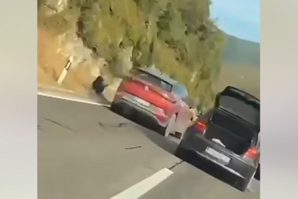 (VIDEO) Za dlaku izbjegnuta tragedija: Nevjerovatna scena zabilježena u Hrvatskoj