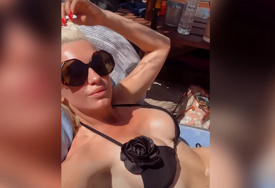 "Ma ti si bomba" Glumica se u trudnoći udebljala 12 kilograma, a sada pokazala zavodljivu figuru