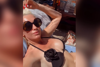 "Ma ti si bomba" Glumica se u trudnoći udebljala 12 kilograma, a sada pokazala zavodljivu figuru