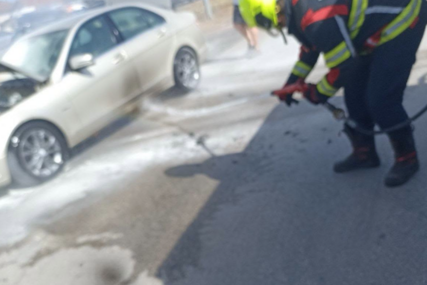 (FOTO) Vatrogasci imali pune ruke posla: Juče u Banjaluci gorjela dva automobila