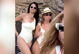 ZATEGNUTA KAO PRAĆKA Glumica pozirala u bijelom kupaćem, pa pokazala rasne obline