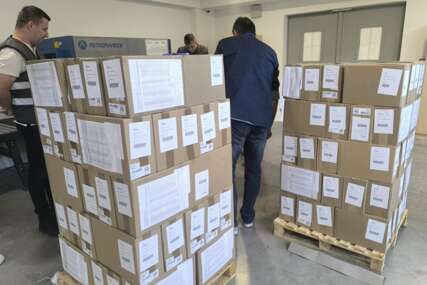 Pravo glasa ima 48.000 birača: Počela distribucija glasačkih listića za glasače iz inostranstvu