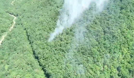 Požar u Novom Goraždu se ponovo širi: Vatrogasci branili kuće i štalu, sve veći pritisak na terenu