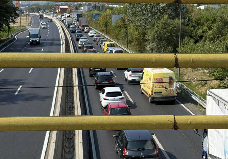 VOZAČI BIJESNI Ne smanjuju se saobraćajne gužve kod Prijedorske petlje u Banjaluci