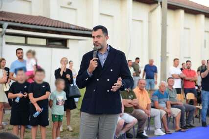 Mjesto okupljanja mladih: Otvoreno novo košarkaško igralište u Omarskoj, prisustvovao i Igor Dodik