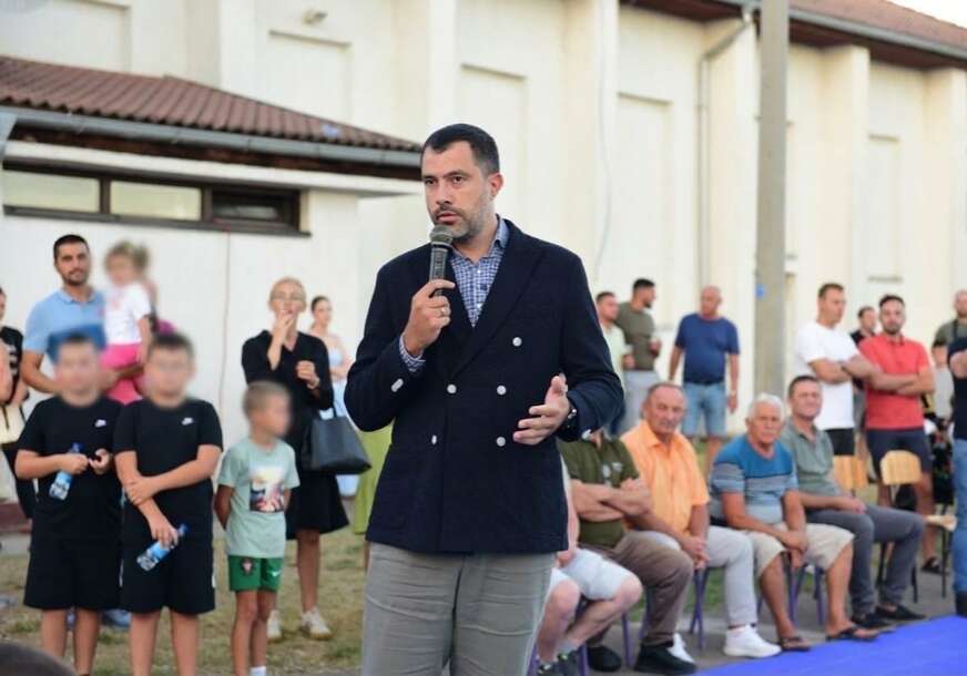 Mjesto okupljanja mladih: Otvoreno novo košarkaško igralište u Omarskoj, prisustvovao i Igor Dodik