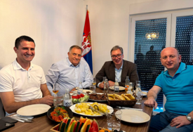 (FOTO) SRBI SU JEDAN NAROD Vučić i Dodik dočekali Kneževića u Čipuljiću kod Bugojna, pa poslali jasnu poruku