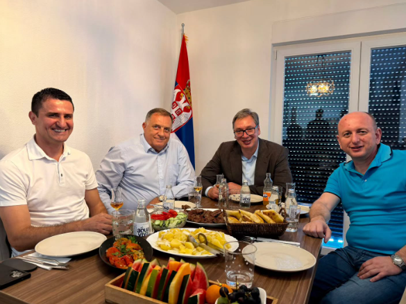 (FOTO) SRBI SU JEDAN NAROD Vučić i Dodik dočekali Kneževića u Čipuljiću kod Bugojna, pa poslali jasnu poruku
