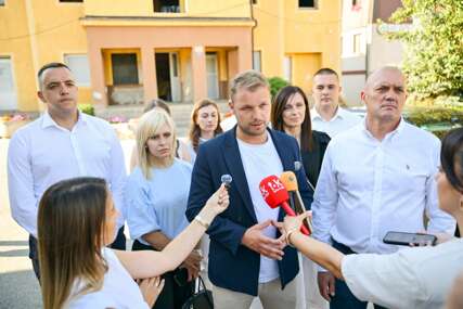 (VIDEO, FOTO) Stanivuković u Sokocu: Dok nema novca za bioskop, milioni se izdvajaju za kupovinu zgrada