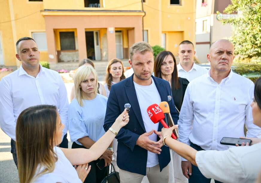 (VIDEO, FOTO) Stanivuković u Sokocu: Dok nema novca za bioskop, milioni se izdvajaju za kupovinu zgrada