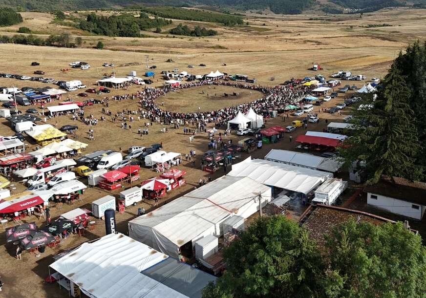 (FOTO) Niko ne zboruje kao Manjača: Kako Kočićev zbor izgleda iz vazduha i šta vas sve čeka u nedjelju