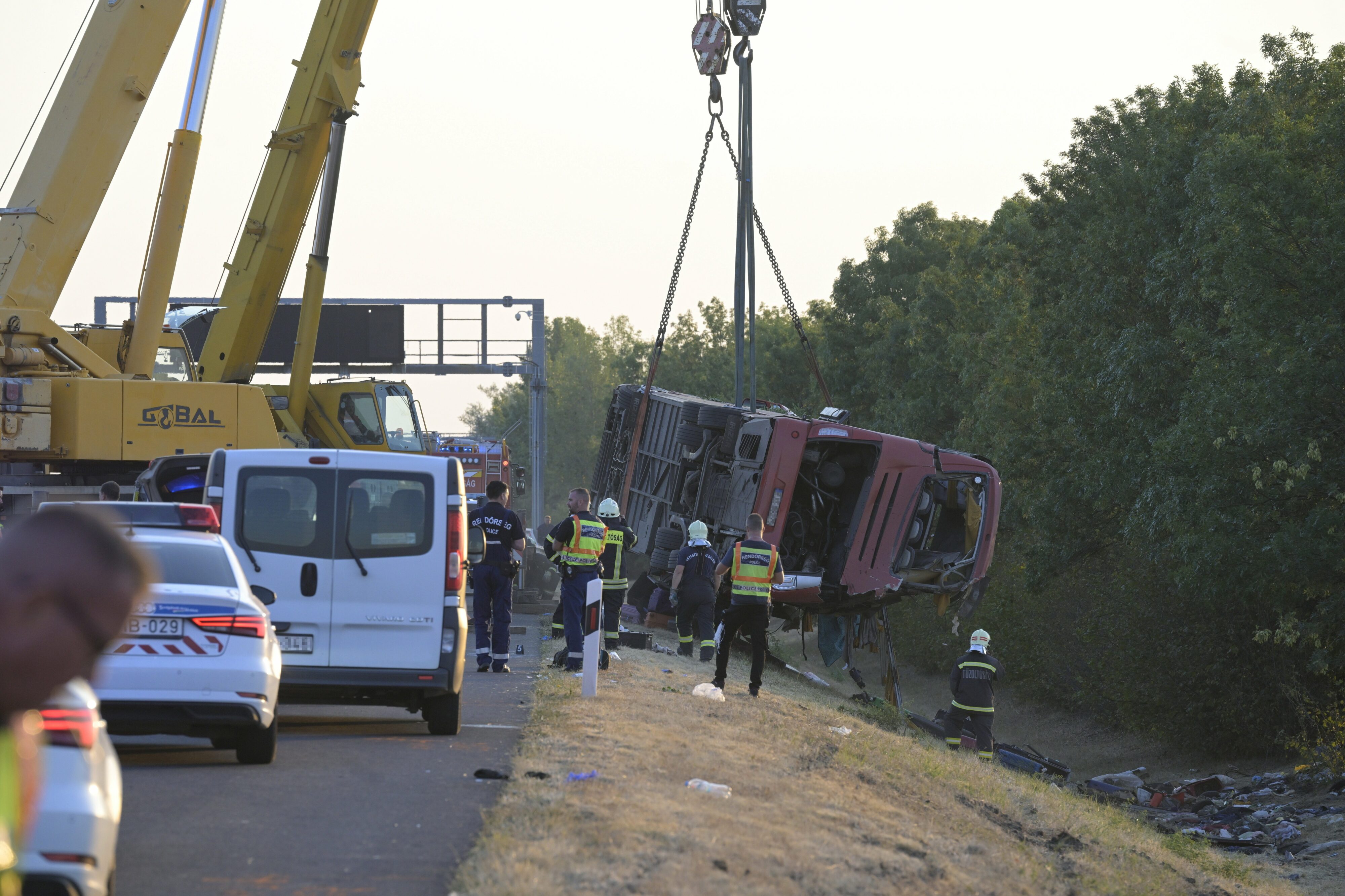(VIDEO, FOTO) UŽAS U KOMŠILUKU Poginulo 12 ljudi u autobuskoj nesreći, najmanje 10 povrijeđeno
