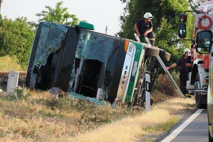 Teška nesreća u Mađarskoj: Nekoliko putnika stradalo u prevrtanju autobusa