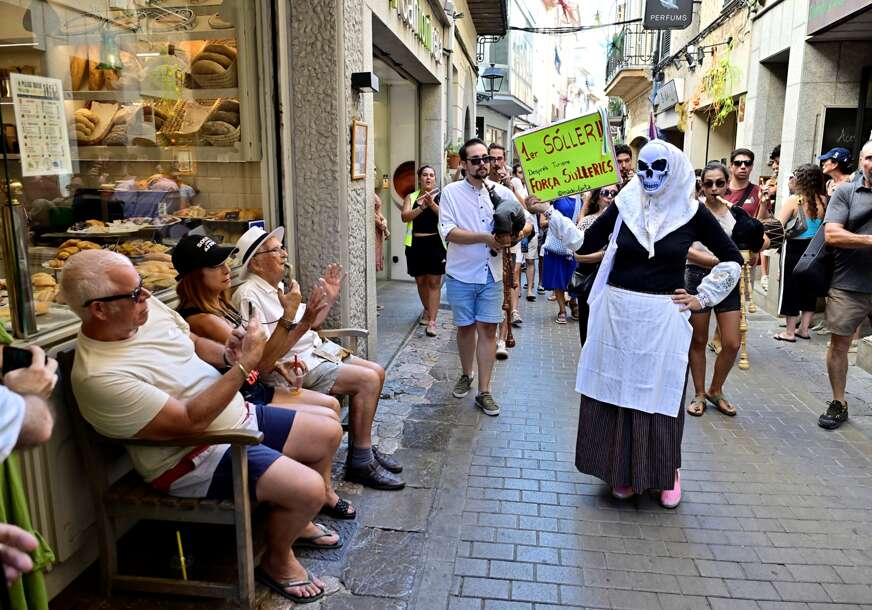 "TURISTI, IDITE KUĆI" Protest stanovnika Majorke zbog masovnog turizma