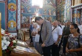 (FOTO) Božović u Janji „U molitvi i zajednici sa vjerujućim narodom“