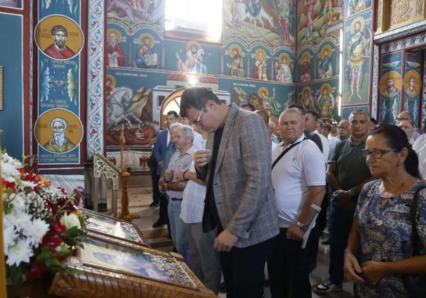 (FOTO) Božović u Janji „U molitvi i zajednici sa vjerujućim narodom“